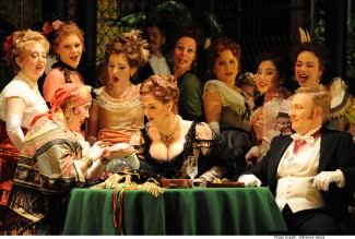 'La Traviata' - Dominica Matthews as Flora Bervoix, Michael Honeyman as Marquis d'Obigny & the Opera Australia Chorus.