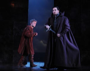 Giorgio Caoduro as Rigoletto and David Parkin as Sparafucile. 