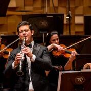 Lloyd van't Hoff performs Copland's Clarinet Concerto with the Tasmanian Symphony Orchestra 