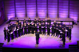 The Australian Brandenburg Choir conducted by Paul Dyer sings Palestrina's Alma Redemptoris Mater