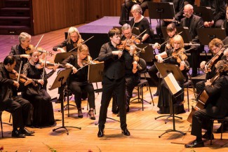Joshua Bell with the Academy of St Martin in the Fields at the Sydney Opera House. Image credit Ken Leanfore