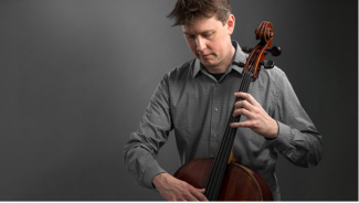 Cellist Pau Stender