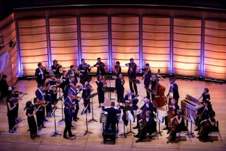 Paul Dyer conducts the Australian Brandenburg Orchestra