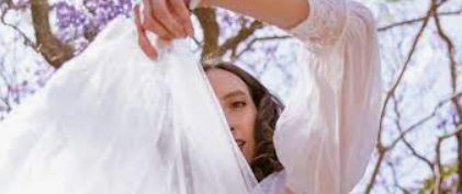 Sarah Elise Thompson Releases Debut Album ‘self centre’